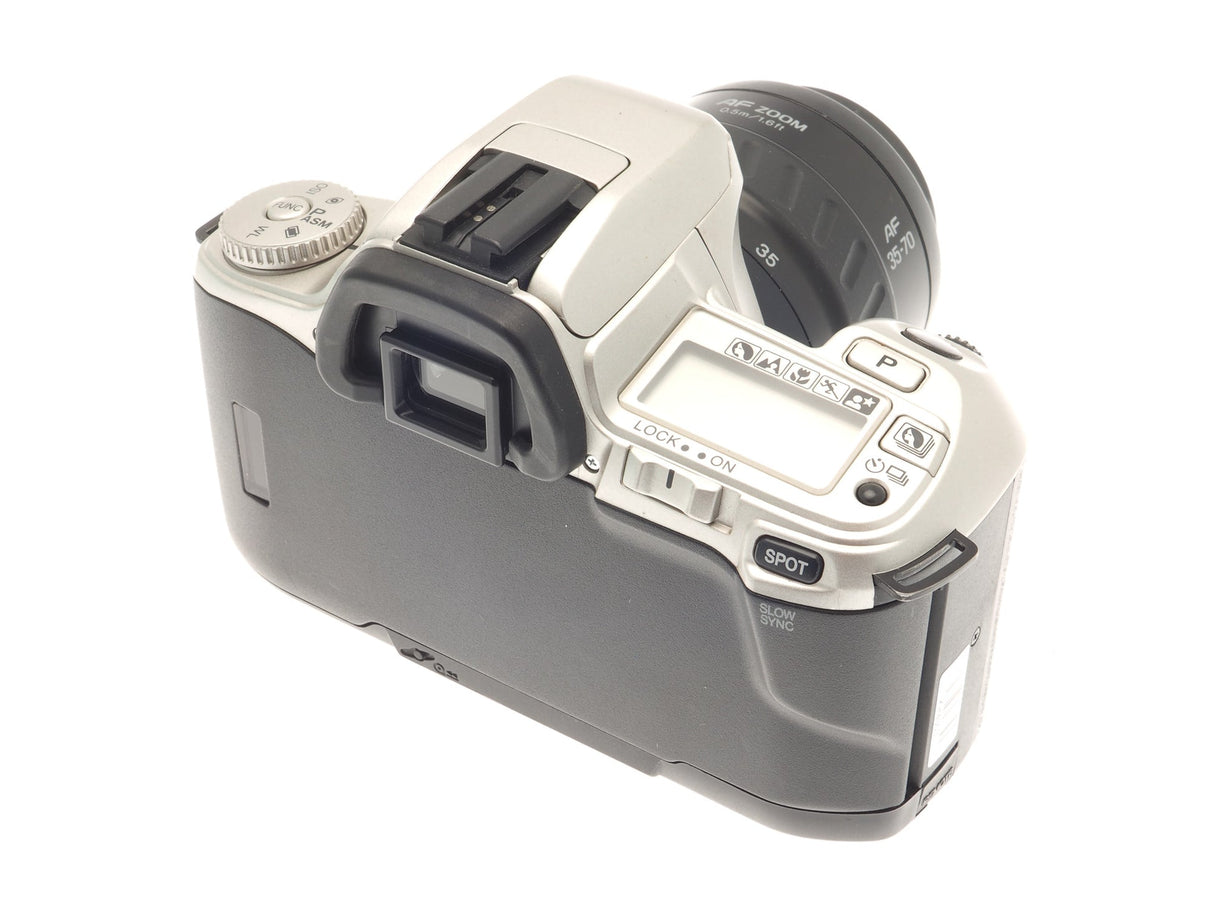 Minolta Dynax 404si + 35-70 mm f3,5-4,5 AF