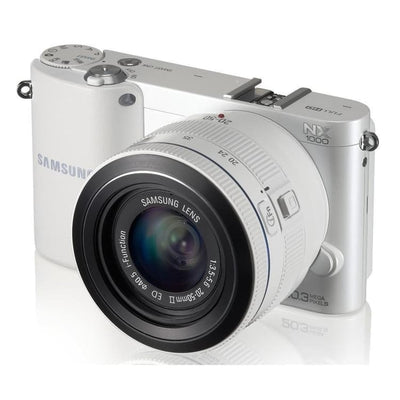 NX1000 - Bianco + Samsung NX 20-50 mm f/3.5-5.6 ED f/3.5-5.6