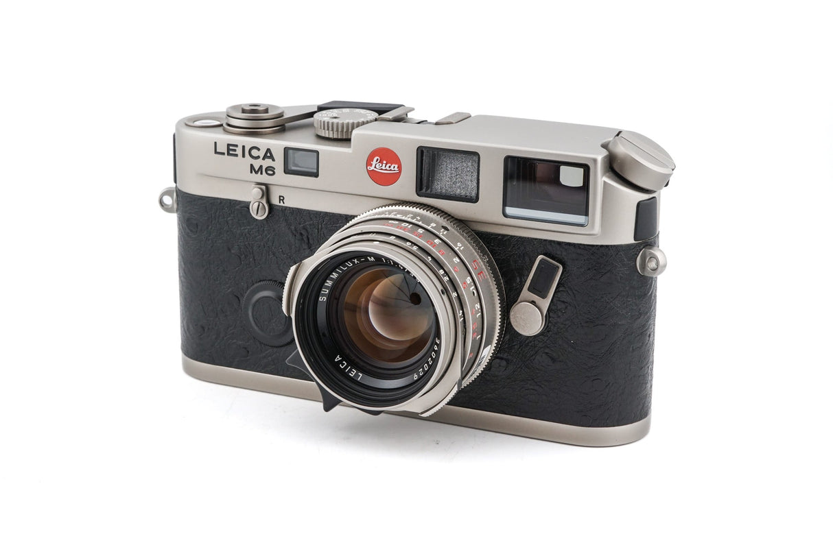Leica M6 (Titanio, 10412) + 35mm f1.4 Summilux-M (Tipo II) (Titanio, 11860)