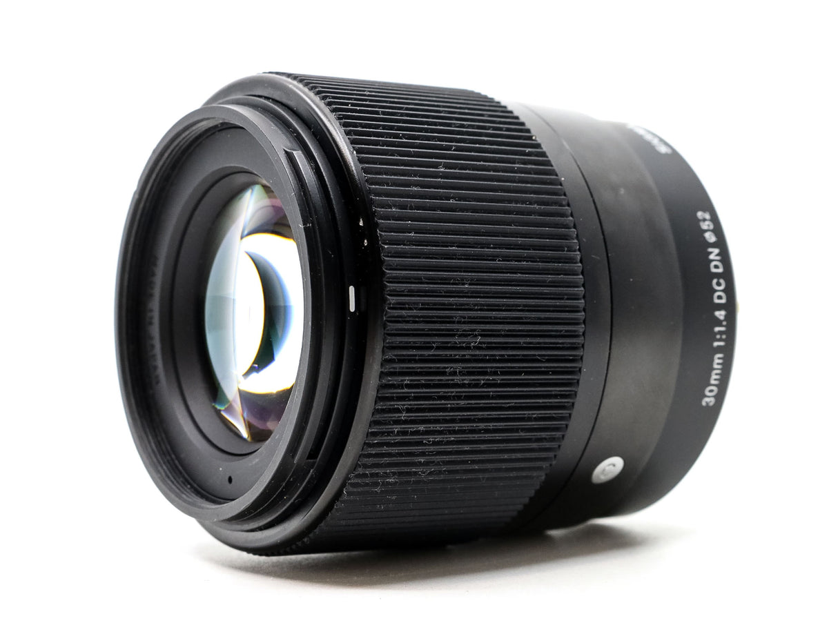 Sigma 30mm f/1.4 DC DN Contemporary - Compatibile con il formato Micro Quattro Terzi