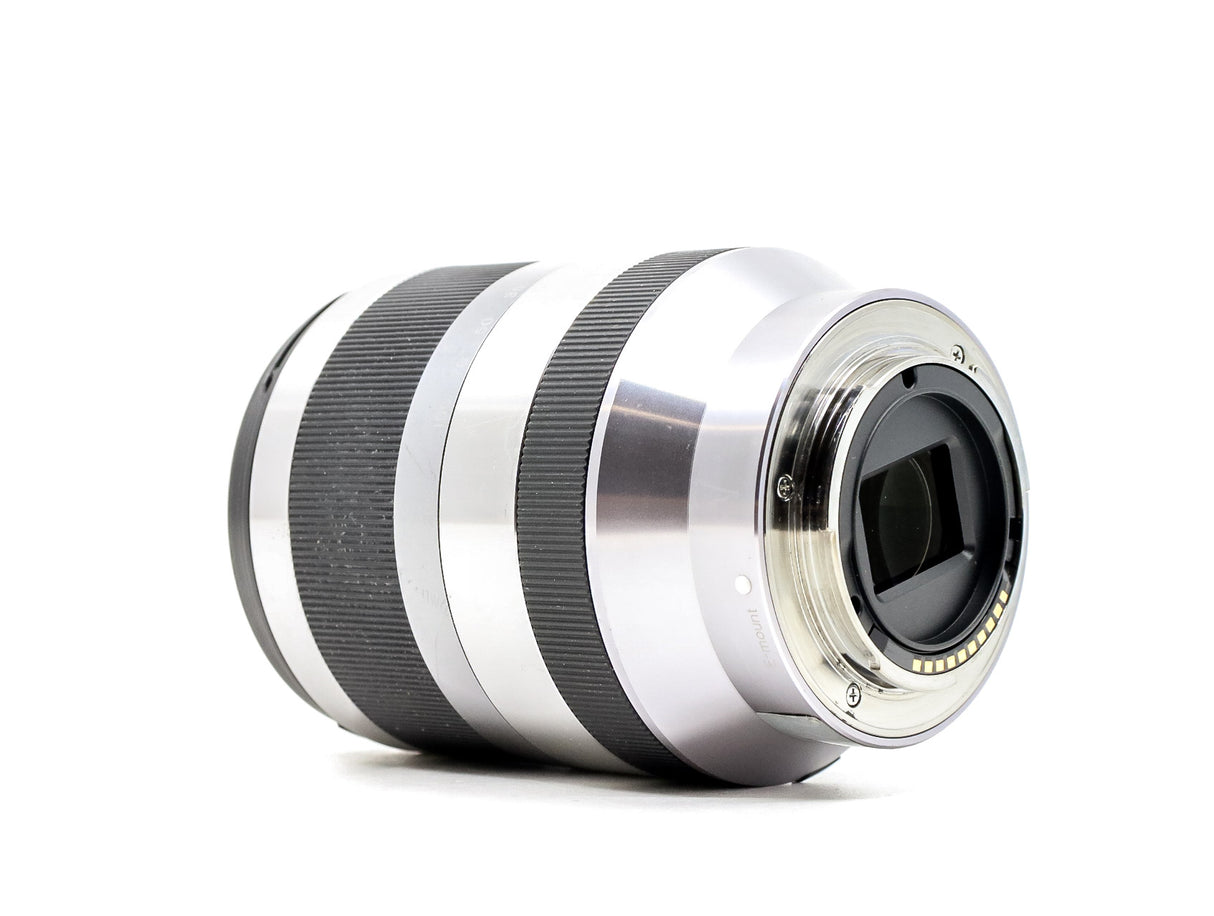 Sony E 18-200 mm f/3.5-6.3 OSS