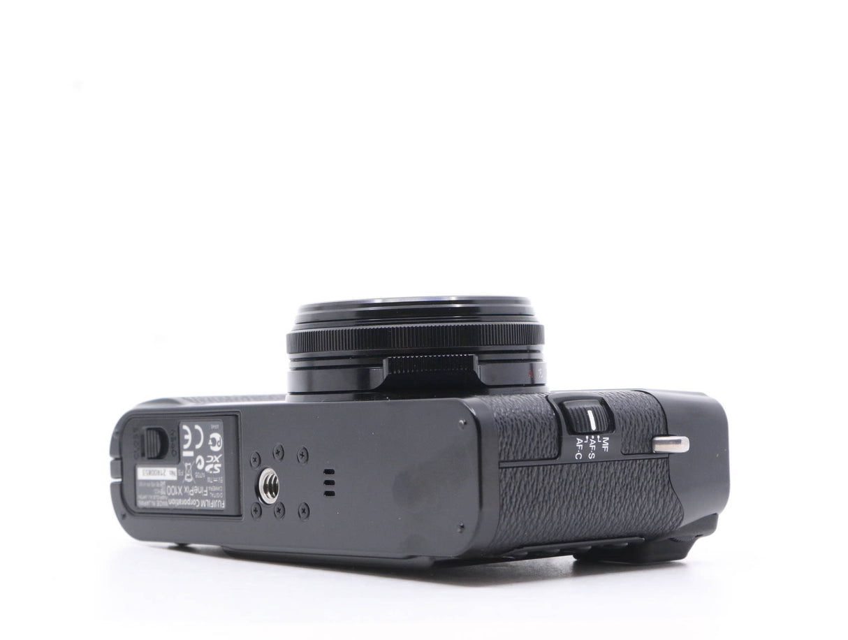 Fujifilm X100 (edizione limitata nera)