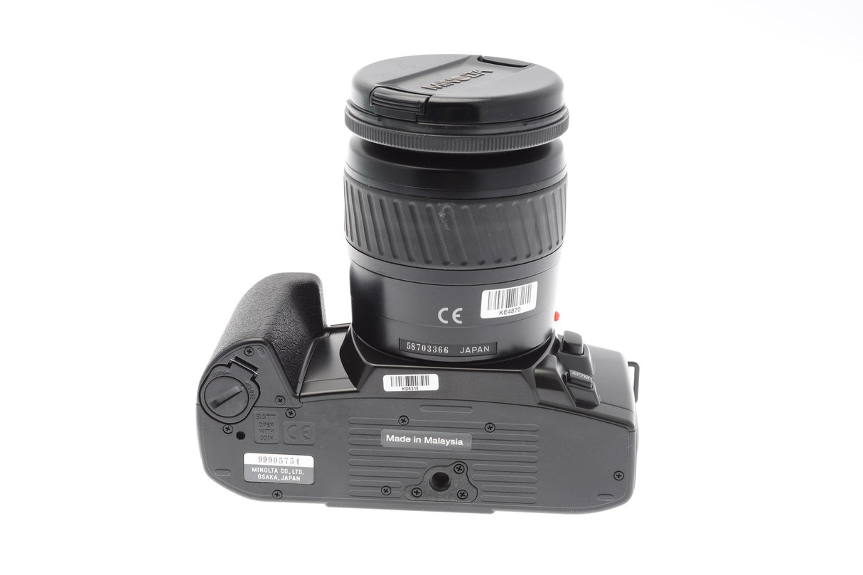 Minolta Dynax 303Si Data + 28-80mm f3.5-5.6 Zoom AF