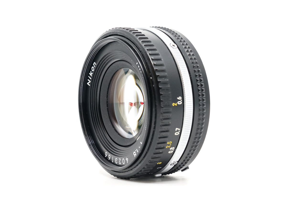 Nikon Ai-S Nikkor 50mm f/1.8 Pancake - segunda mano - excelente estado - detalle 6 de 6 - SKU 3743360 - Camera Market