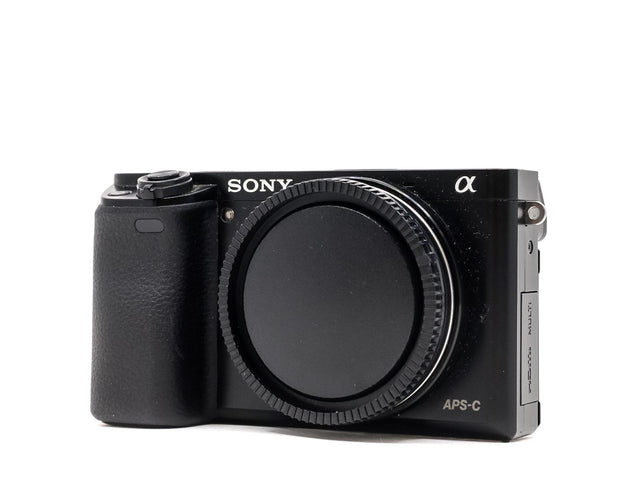 Sony Alpha A6000 - segunda mano - excelente estado - foto principal - SKU 3716013 - Camera Market