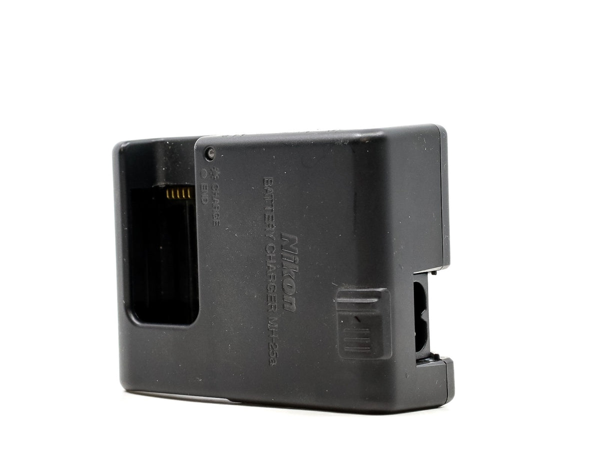Nikon MH-25a Charger · immagine principale