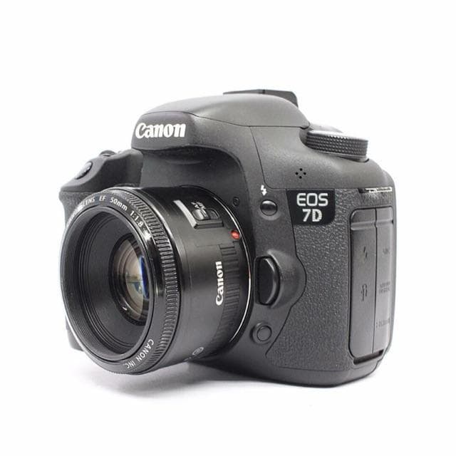 Reflex EOS 7D - Nero + Canon EF 50mm f/1.8 II f/1.8  · immagine principale