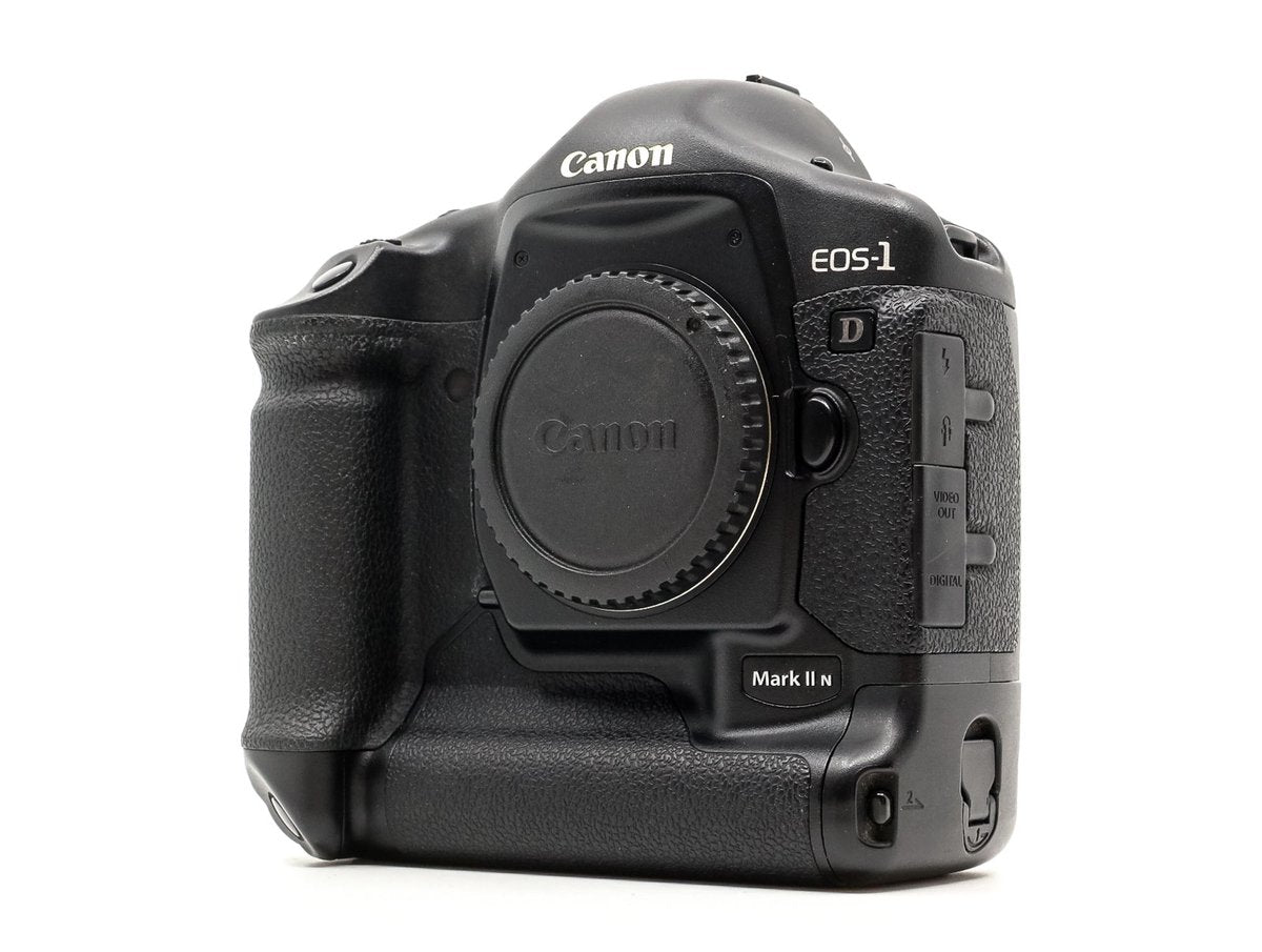 Canon EOS 1D Mark II N  · immagine principale