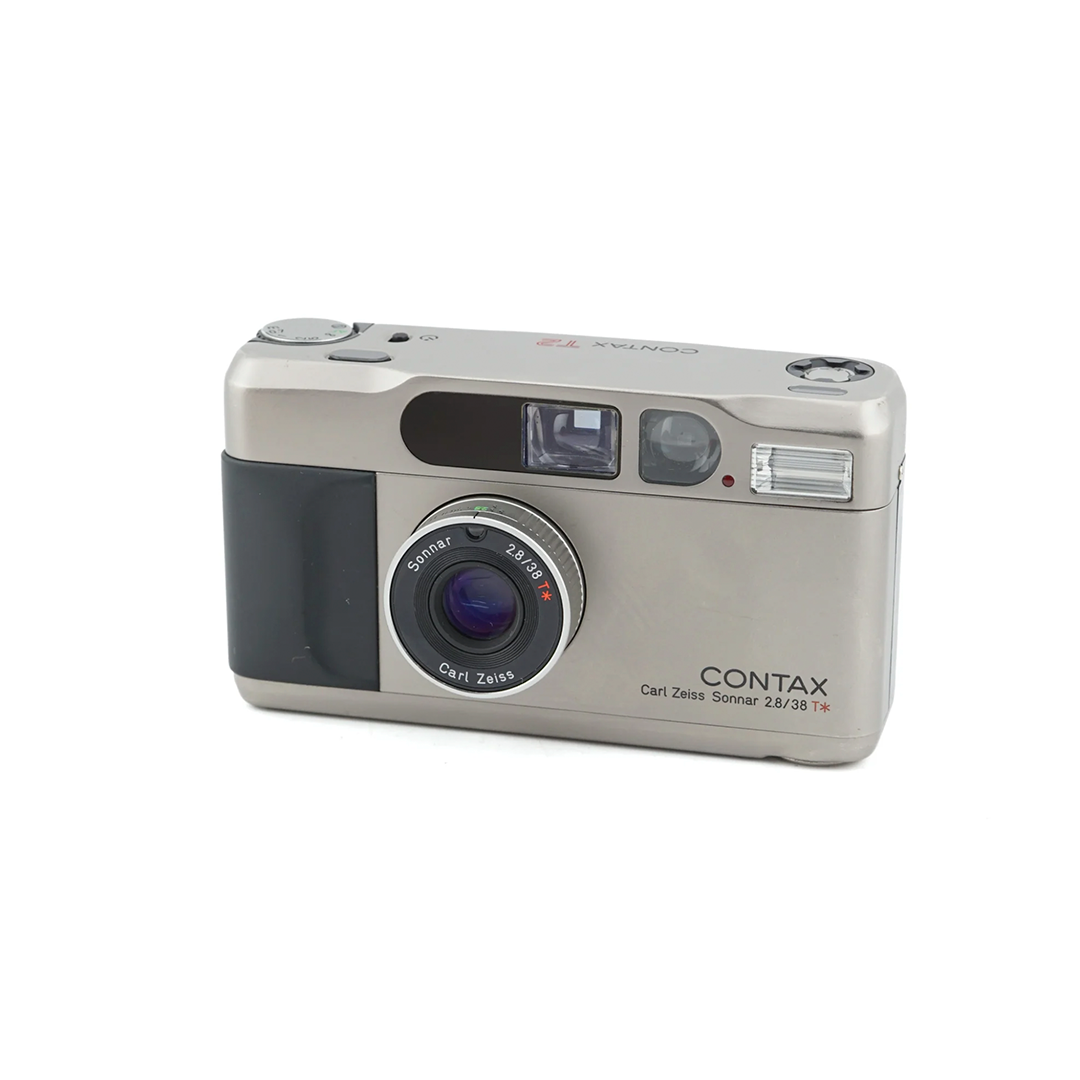 Contax T2 Argento Carl Zeizz Sonar 2.8 - Fotocamera a pellicola 35 mm Menta · immagine principale