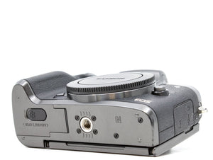 Canon EOS M5 - segunda mano - excelente estado - detalle 2 de 4 - SKU 3731805 - Camera Market