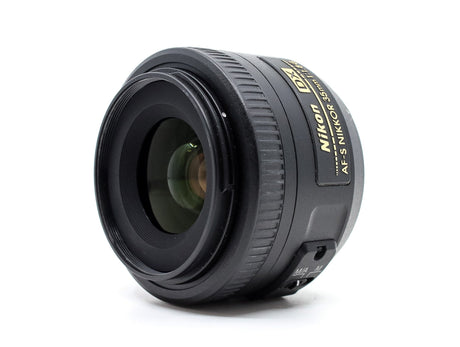 Nikon AF-S DX Nikkor 35mm f/1.8G - segunda mano - excelente estado - detalle 2 de 3 - SKU 3787419 - Camera Market