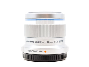 Olympus M.Zuiko Digital ED 45mm f/1.8 - segunda mano - excelente estado - foto principal - SKU 3784264 - Camera Market