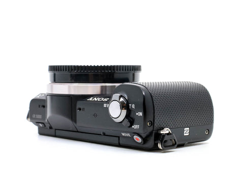 Sony Alpha A5000 - segunda mano - excelente estado - detalle 3 de 4 - SKU 3704733 - Camera Market