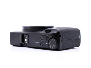 Ricoh GR IIIx - segunda mano - excelente estado - detalle 3 de 4 - SKU 3796786 - Camera Market