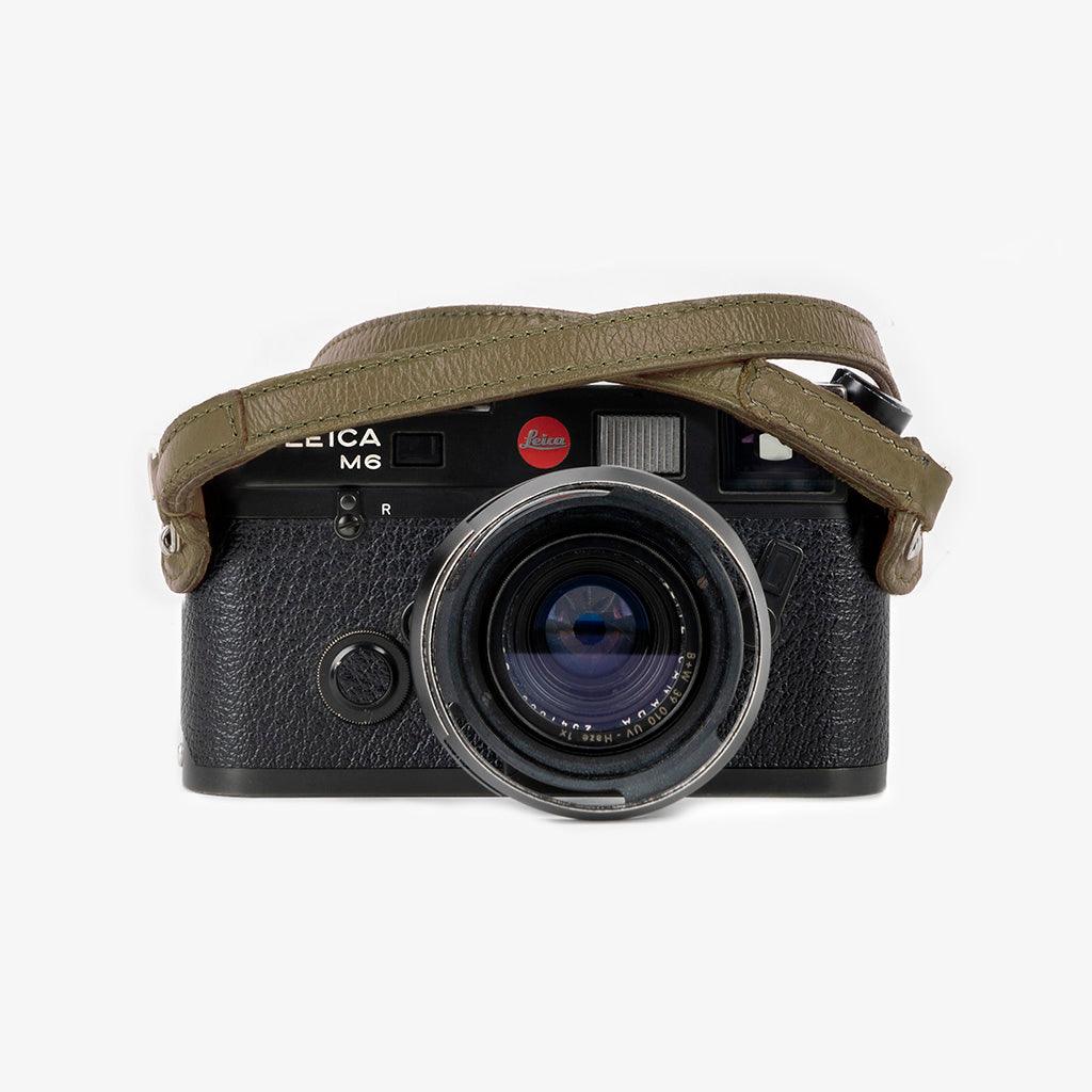 Roma #103 - Olive Green Leather camera strap · immagine principale