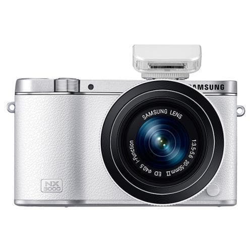 NX3000 - Bianco + Ponte NX 20-50mm f/3.5-5.6 ED f/3.5-5.6  · immagine principale