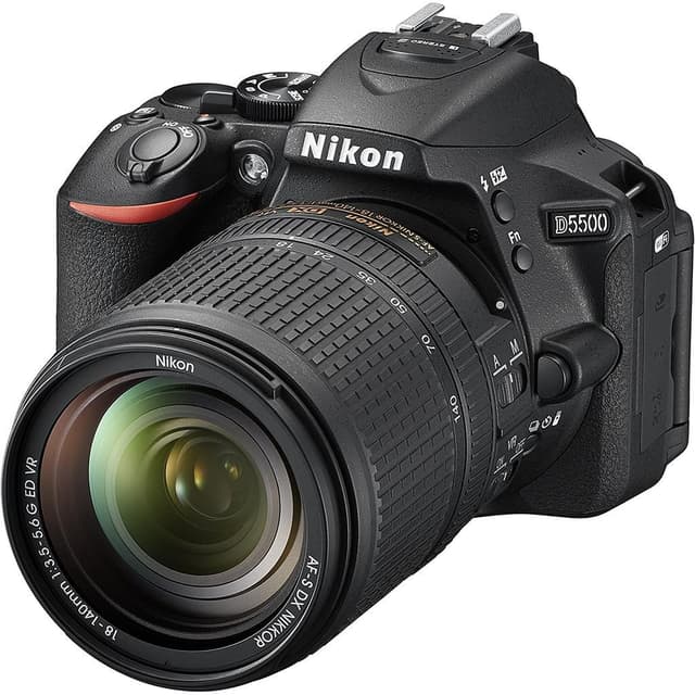 D5500 SLR - Nero + Nikkor AF-P Nikkor 18-55mm f/3.5-5.6 G DX VR f/3.5-5.6 G  · immagine principale