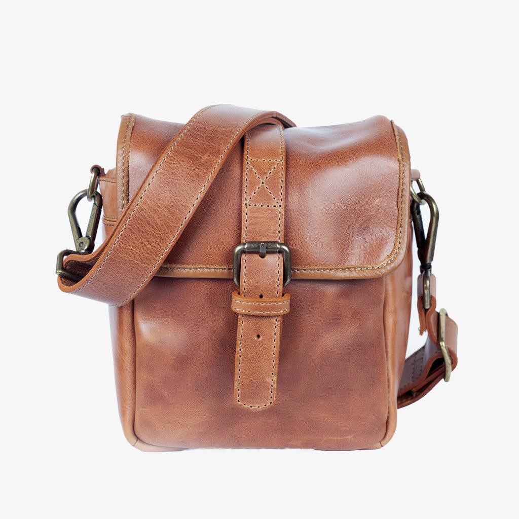Berlin Tanned Leather Camera Bag · immagine principale