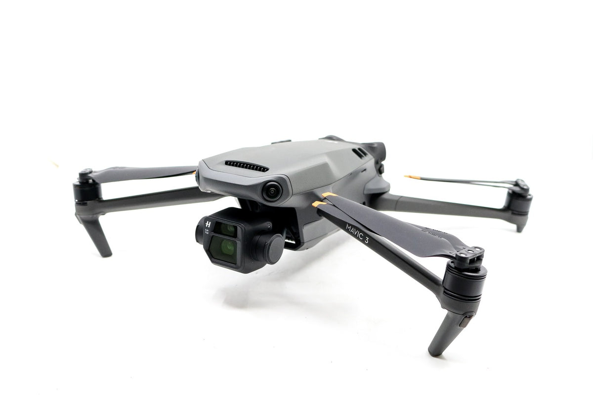 DJI Mavic 3 Fly More Combo · immagine principale