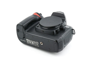 Nikon D70 - Fotocamera reflex digitale reflex nera (ricondizionata)