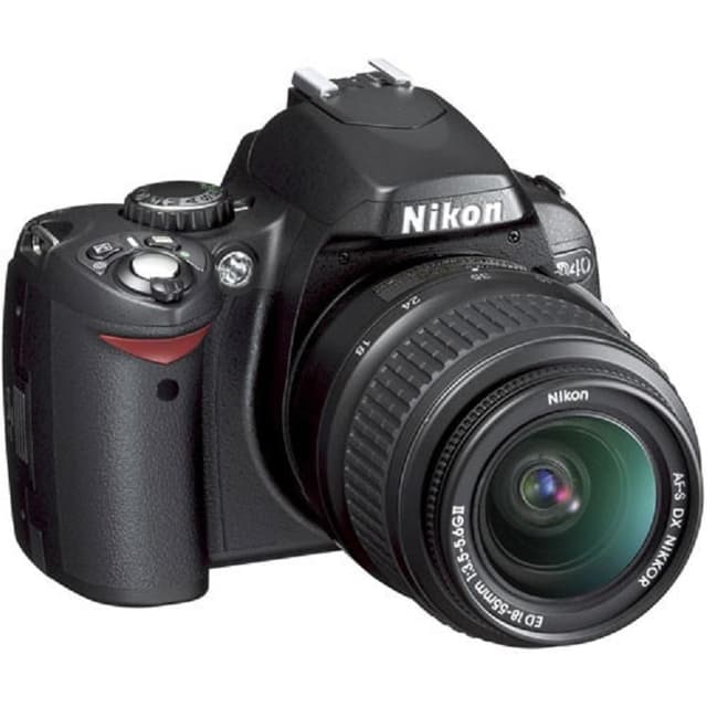 Nikon D40 - Schwarz + Nikon AF-S DX Nikkor 18-70mm f/3.5-4.5G IF-ED · Hauptbild