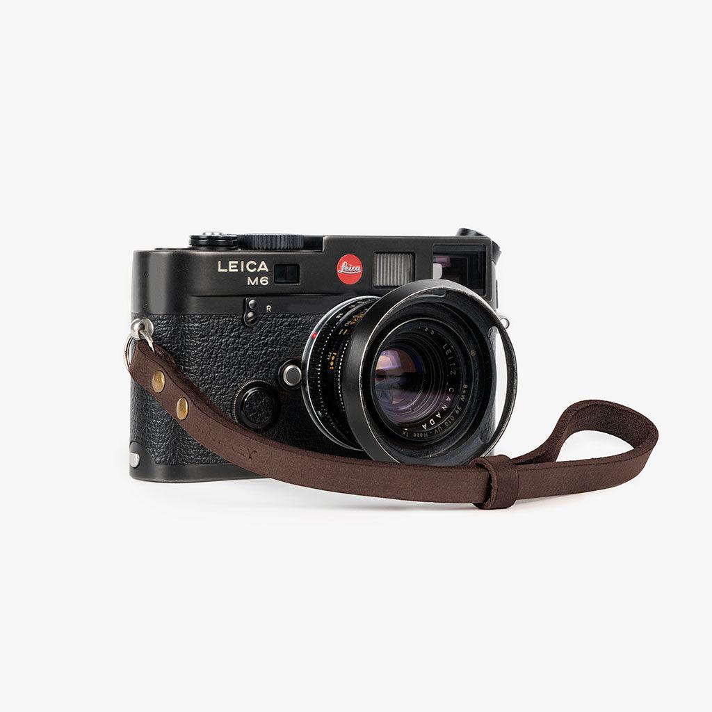 Berlin #202 - Brown Leather camera strap · immagine principale