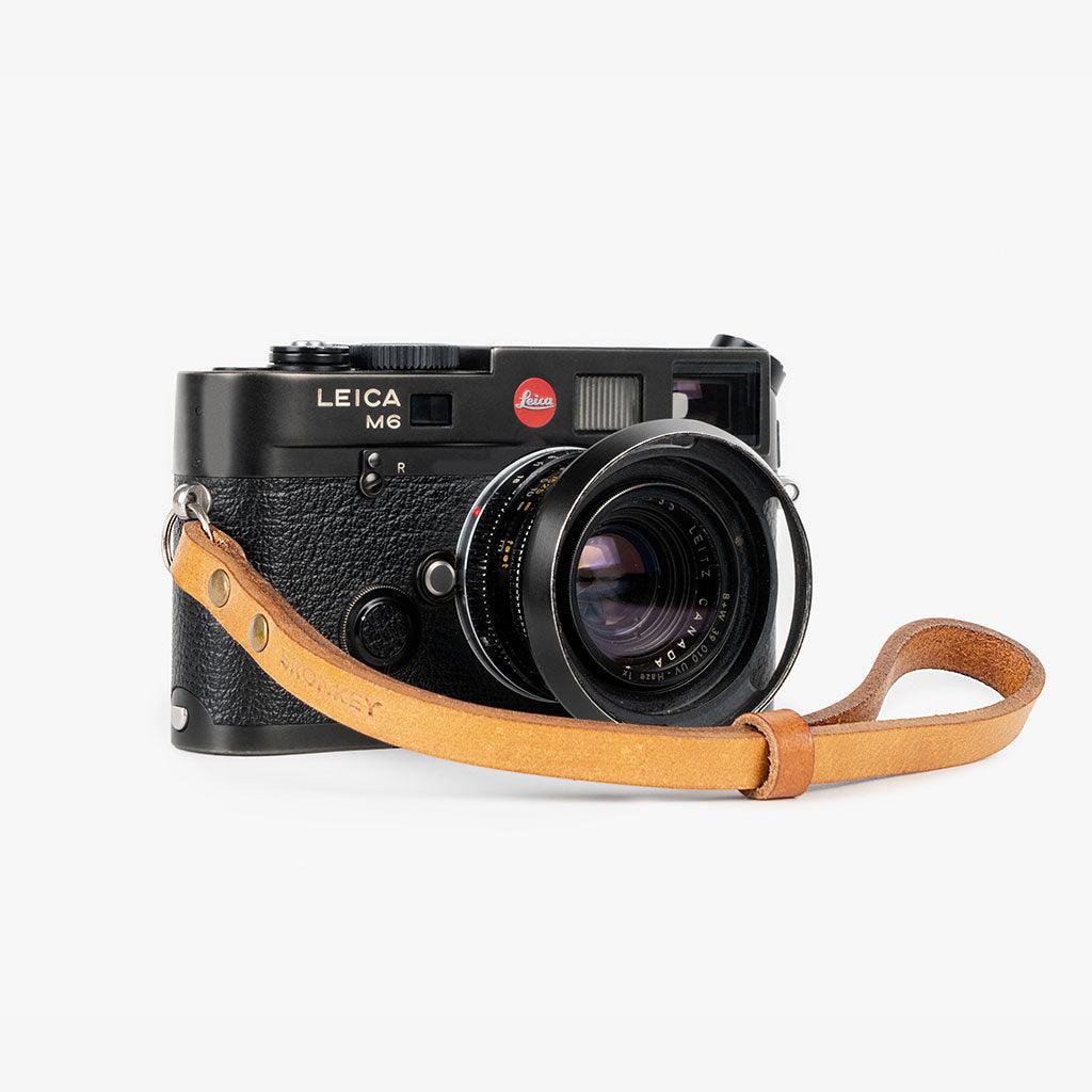 Berlin #203 - Tanned Leather camera strap · immagine principale