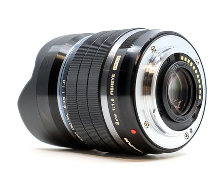 Olympus M.Zuiko Digital ED 8mm f/1.8 Fisheye PRO