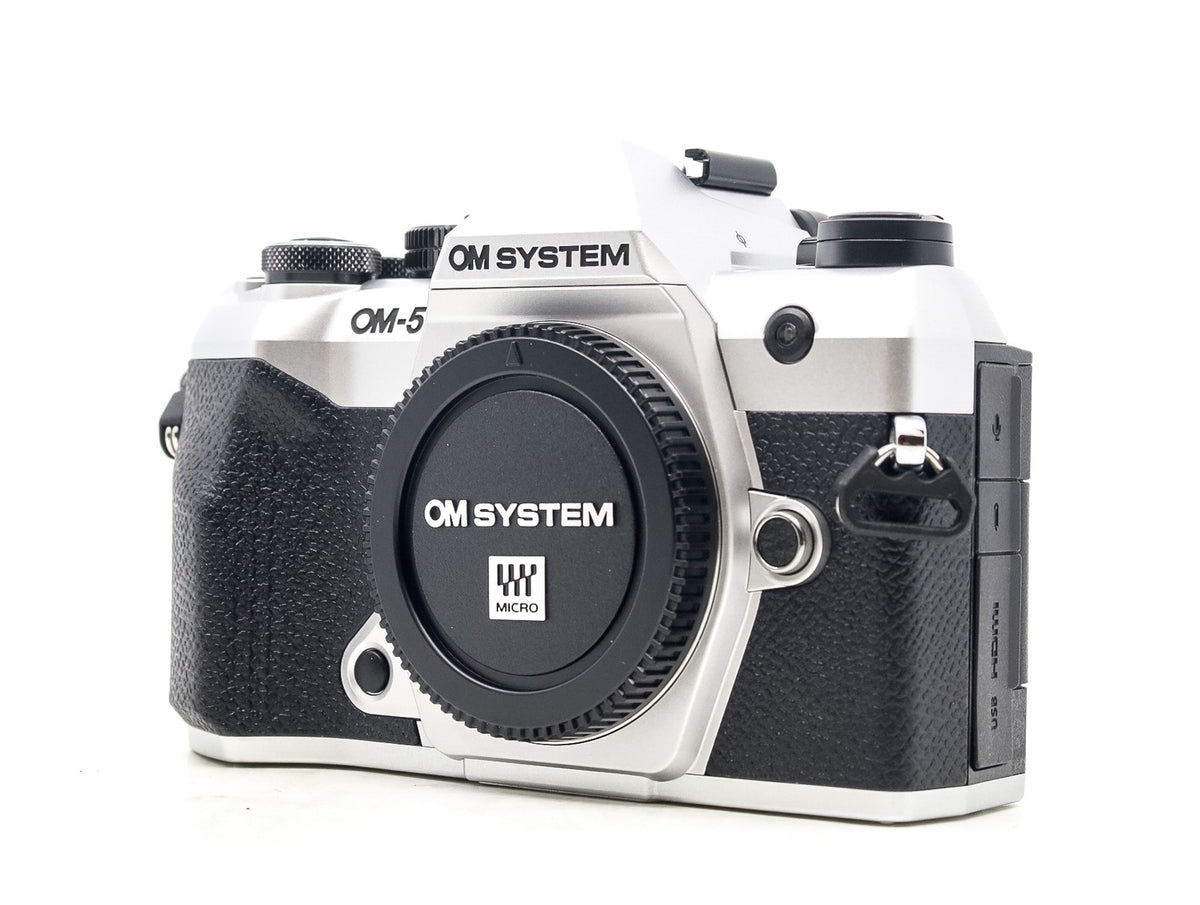 OM SYSTEM OM-5 Mark II · immagine principale
