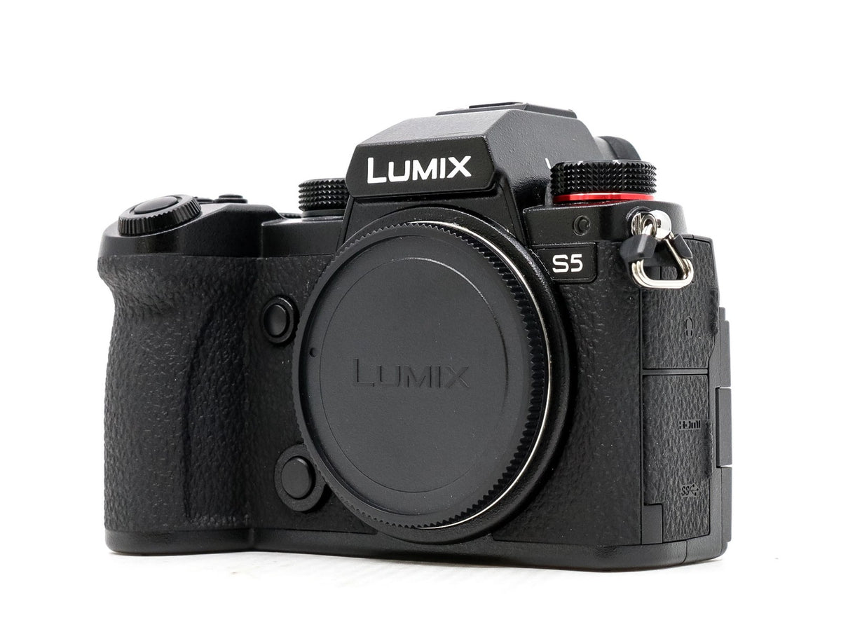 Panasonic Lumix DC-S5 · immagine principale