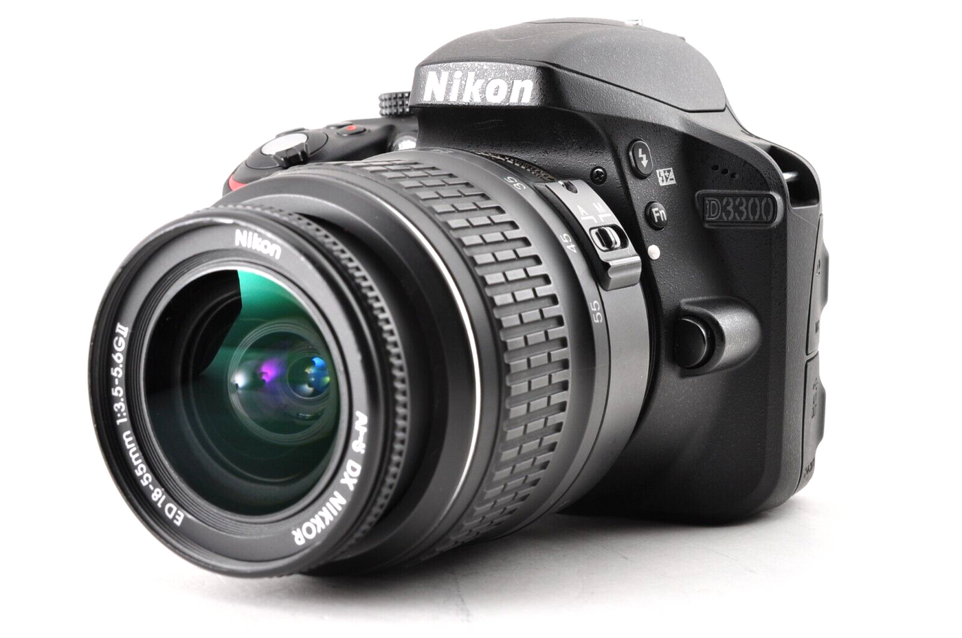 Obiettivo Nikon D3300 24,1 MP DSLR AF-S DX 18-55mm f/3.5-5.6 G ED II dal GIAPPONE #301 · immagine principale