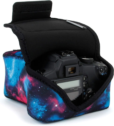 USA Gear Custodia per fotocamera reflex DSLR con protezione in neoprene, passante per cintura e spazio per accessori - Compatibile con Nikon D3400, Canon EOS Rebel SL2, Pentax K-70 e Altri - Nero