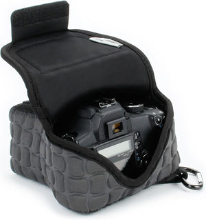 USA Gear Custodia per fotocamera reflex DSLR con protezione in neoprene, passante per cintura e spazio per accessori - Compatibile con Nikon D3400, Canon EOS Rebel SL2, Pentax K-70 e Altri - Nero